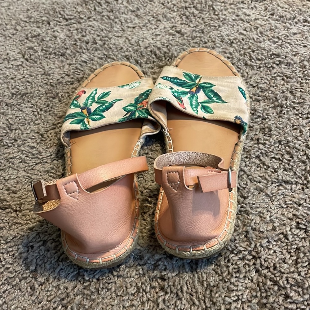 Pink sandals - Picture 2 of 2